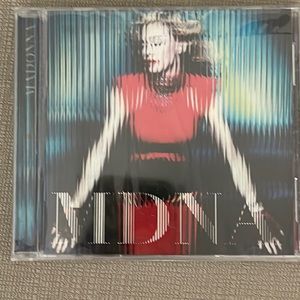 Madonna MDNA C-D